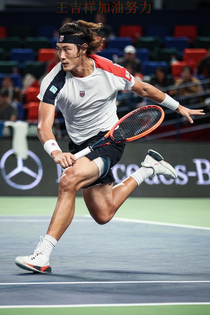 张之臻在羽毛球公开赛中单场高分成为全场焦点 成为赛后讨论的焦点 张之臻在羽毛球公开赛中单场高分成为全场焦点 成为赛后讨论的焦点